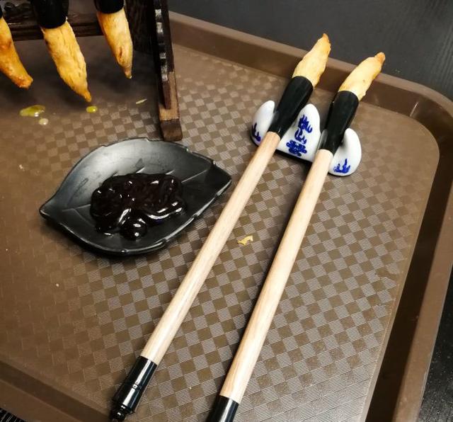 济南奇葩美食，把鸡装在蛋挞里面你吃过吗?