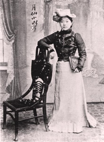 新中国成立之初：封闭*院妓**，改造*女妓**实况