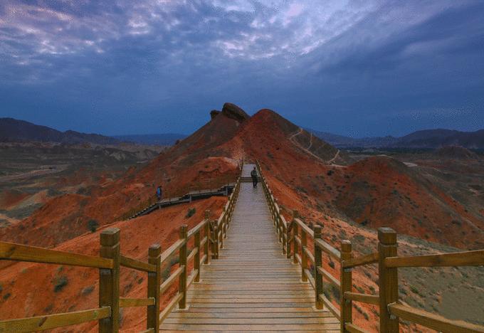 雅丹一日游最佳去处,水上雅丹游玩避坑
