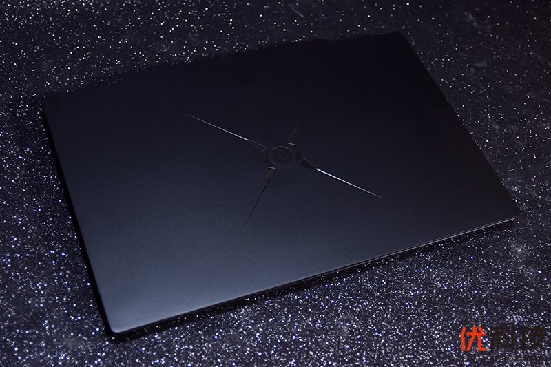 荣耀猎人v700风谷式散热,荣耀猎人游戏本v700i5款测评