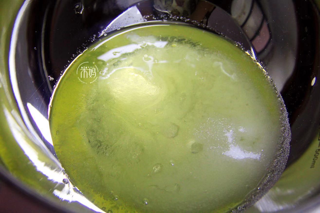 6-12岁儿童自己做蛋糕2个鸡蛋,蛋糕怎么做好吃只用牛奶不用面粉