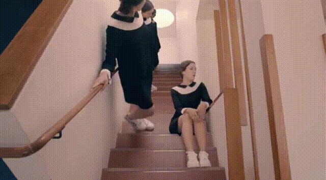 搞笑gif趣图兄弟们来跟我一起摇摆,大哥搞笑动图gif