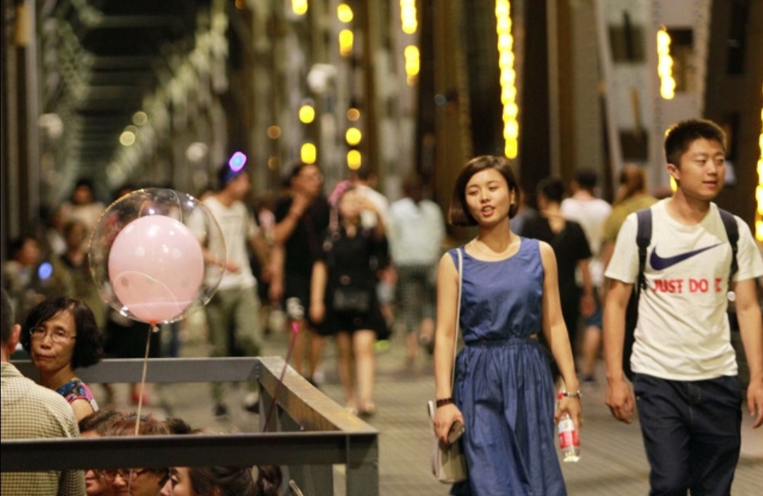 长期异地分居的女人到底该怎么办,夫妻两地分居妻子想老公了怎么办