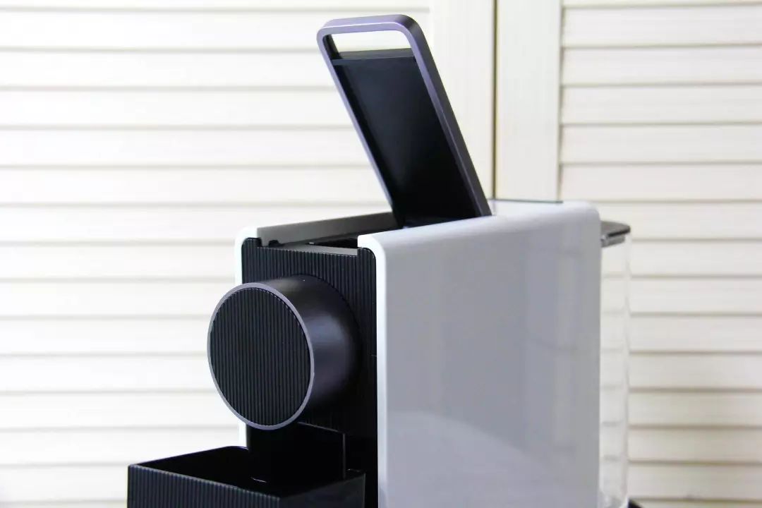 今天开箱一款便携胶囊咖啡机,mini胶囊咖啡机便携