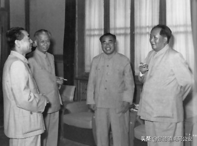 共和国元帅*德朱**:被誉“红军之父”毛*东泽**称赞“度量大如海意志坚如钢”