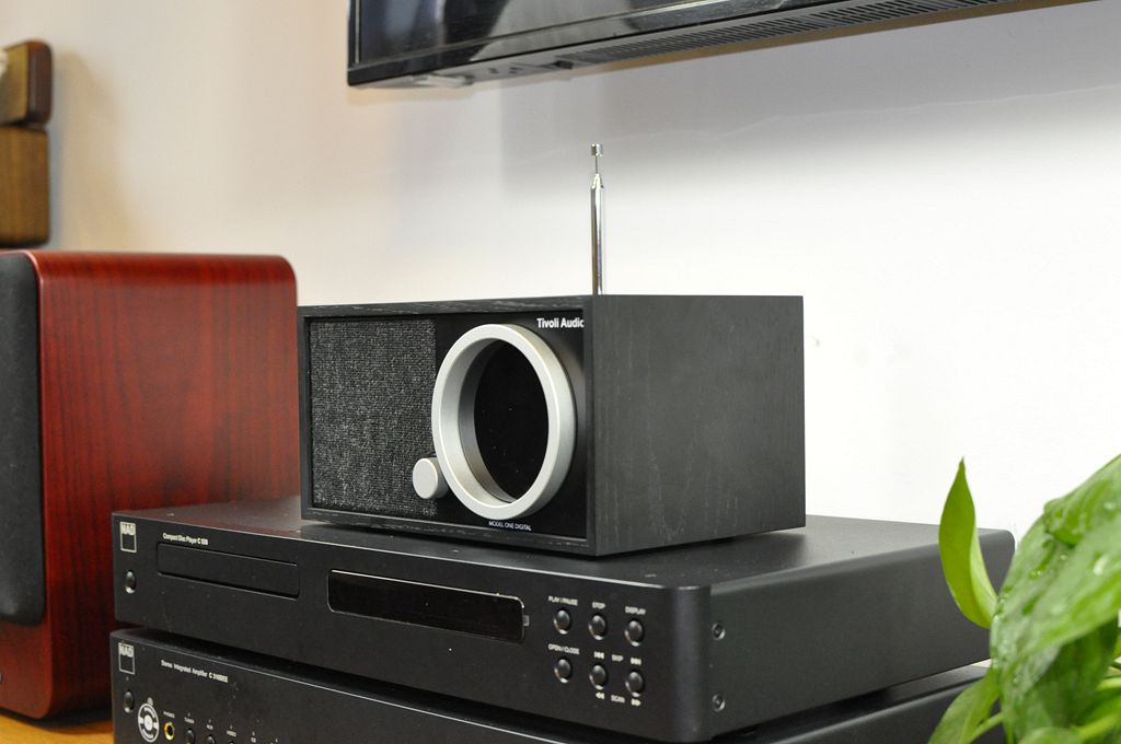 71岁老爷子创建传奇收音机品牌20年,国内用户只能体验一半功能