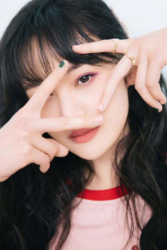 单眼皮女生眼影怎么涂好看又自然,单眼皮女生适合什么颜色的眼影