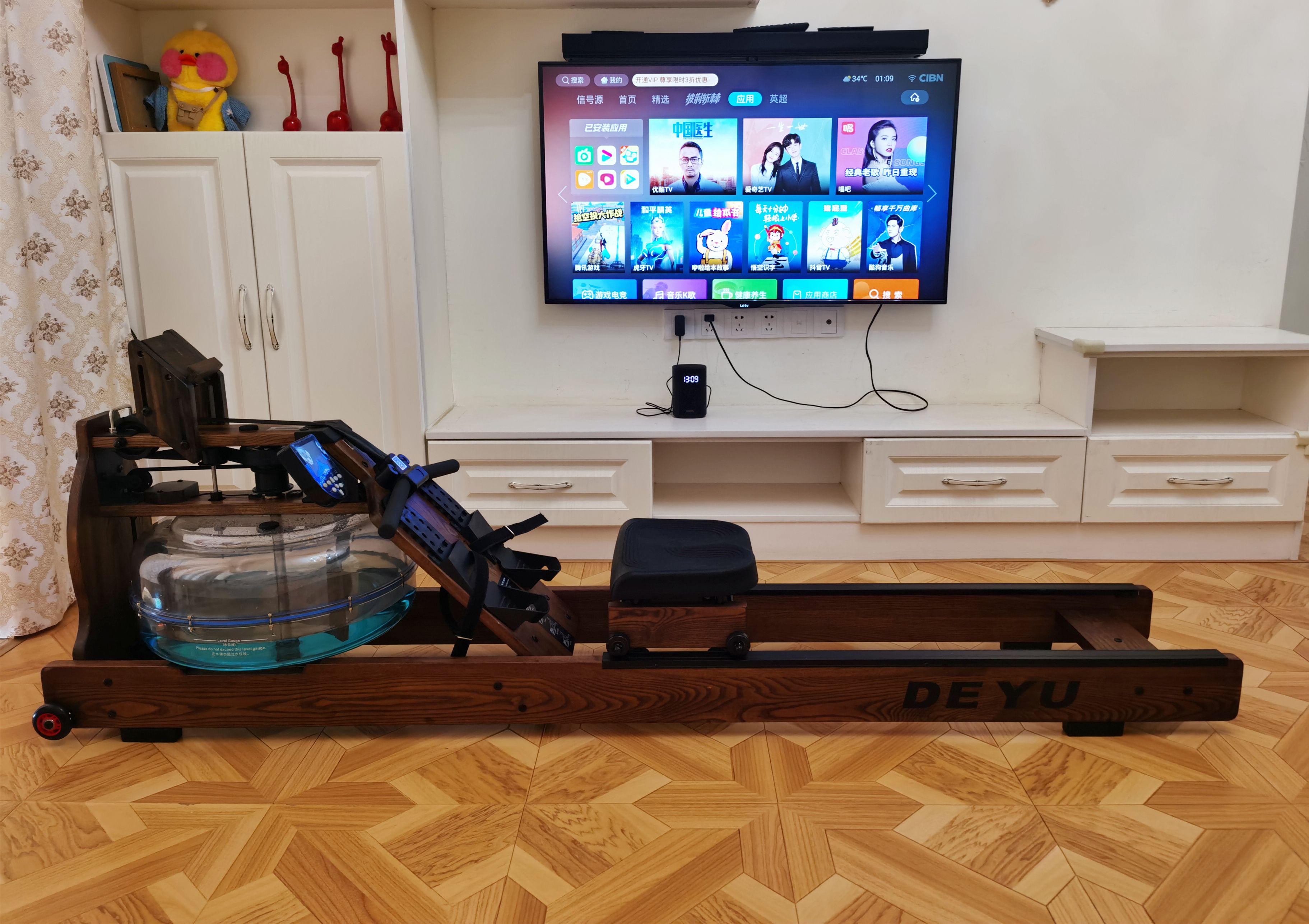 跟着小姐姐一起锻炼,跑步机推荐家用锐步