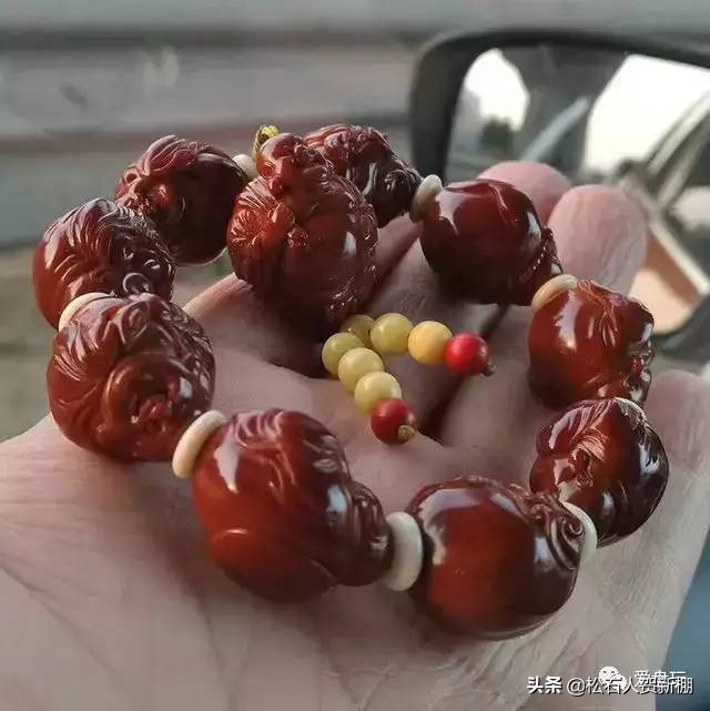 最容易盘出包浆的手串,盘玩包浆后变黑的文玩