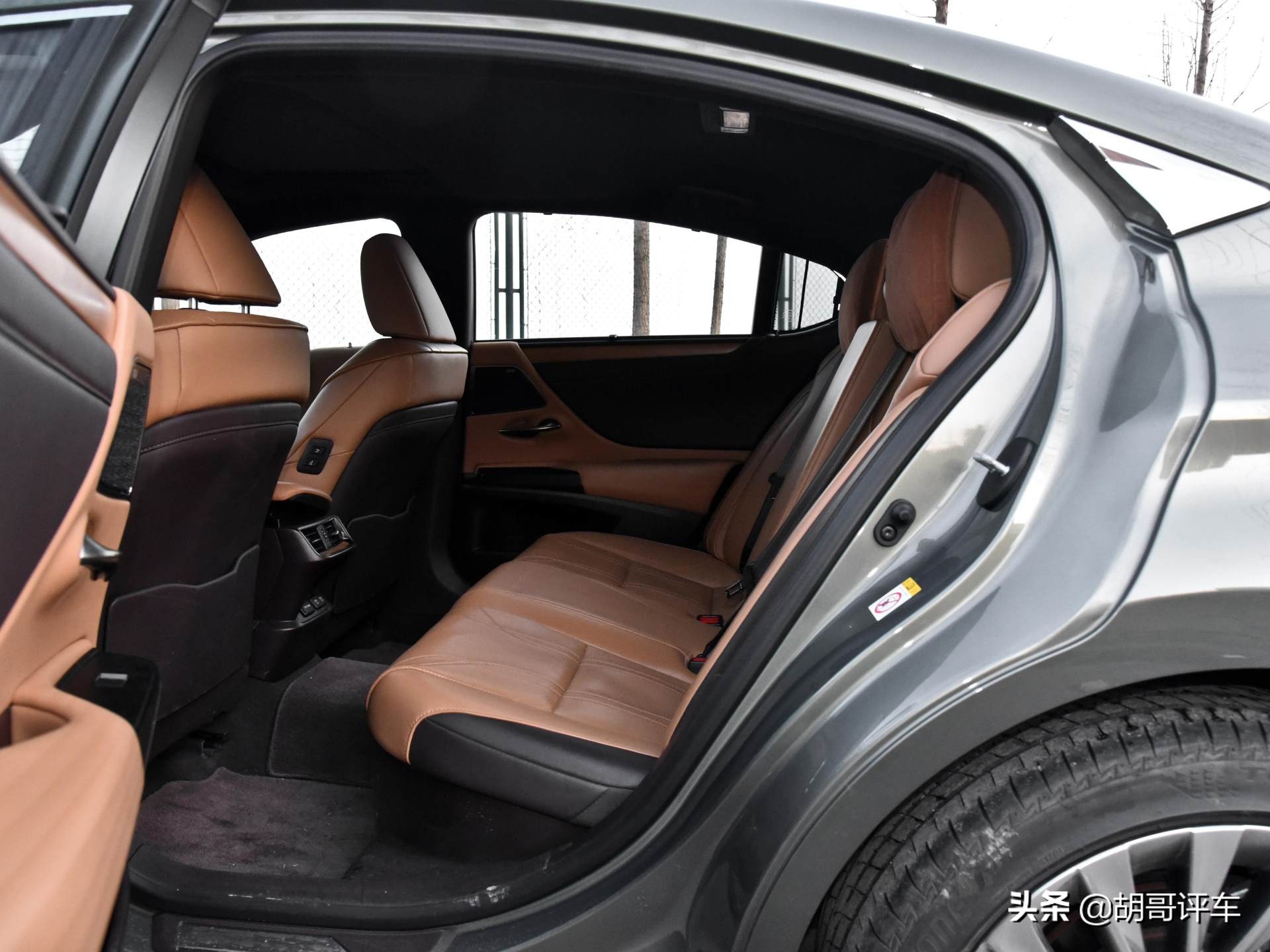 日系豪华车省油,2019年款雷克萨斯es260fsport