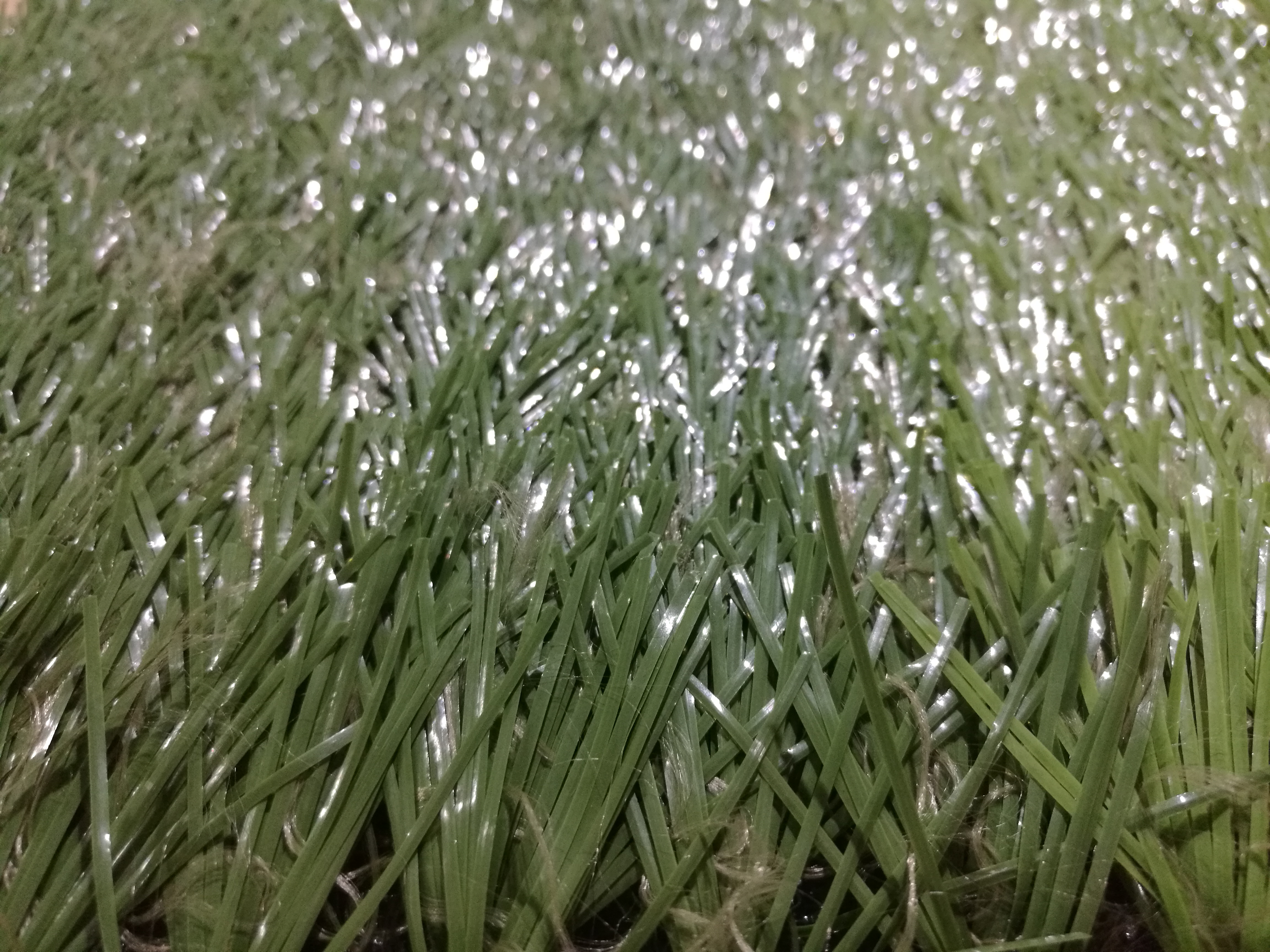 人造草坪和天然草坪足球场,哪种足球场人造草坪好