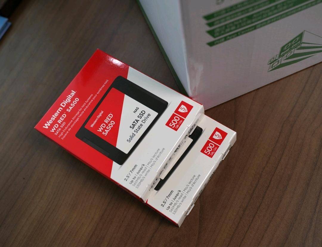 万千宠爱巨集一身，家庭版NAS，畅享数据海洋的快乐吧