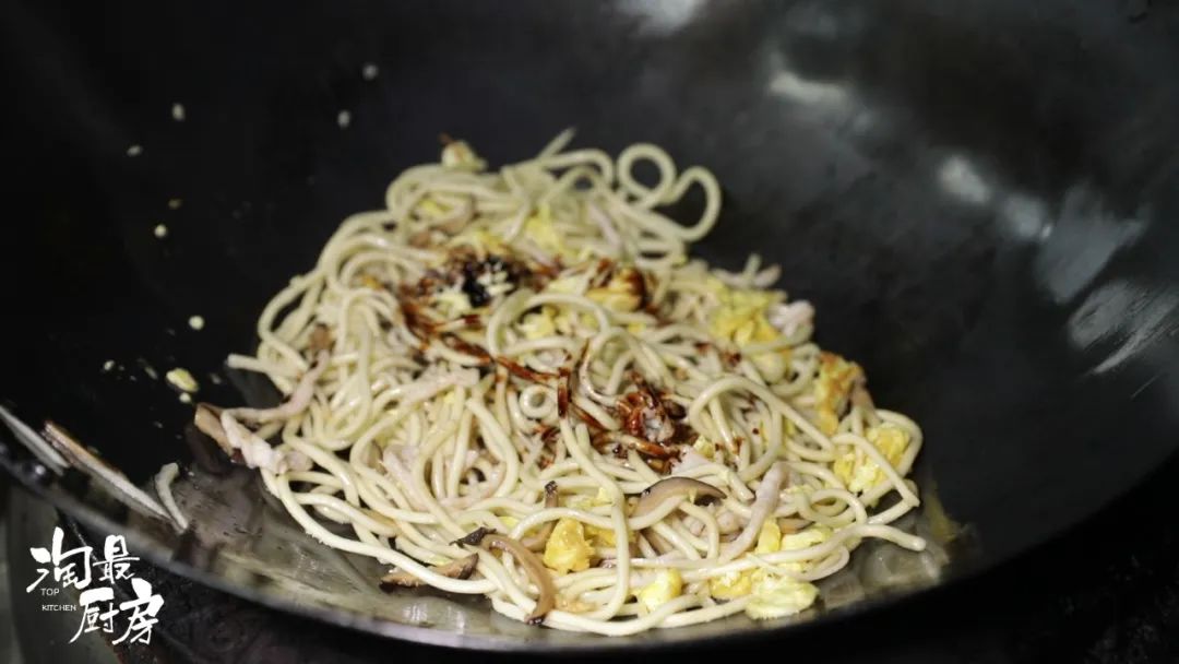 炒面如何不粘锅窍门,炒面怎么做不粘锅又好吃窍门视频