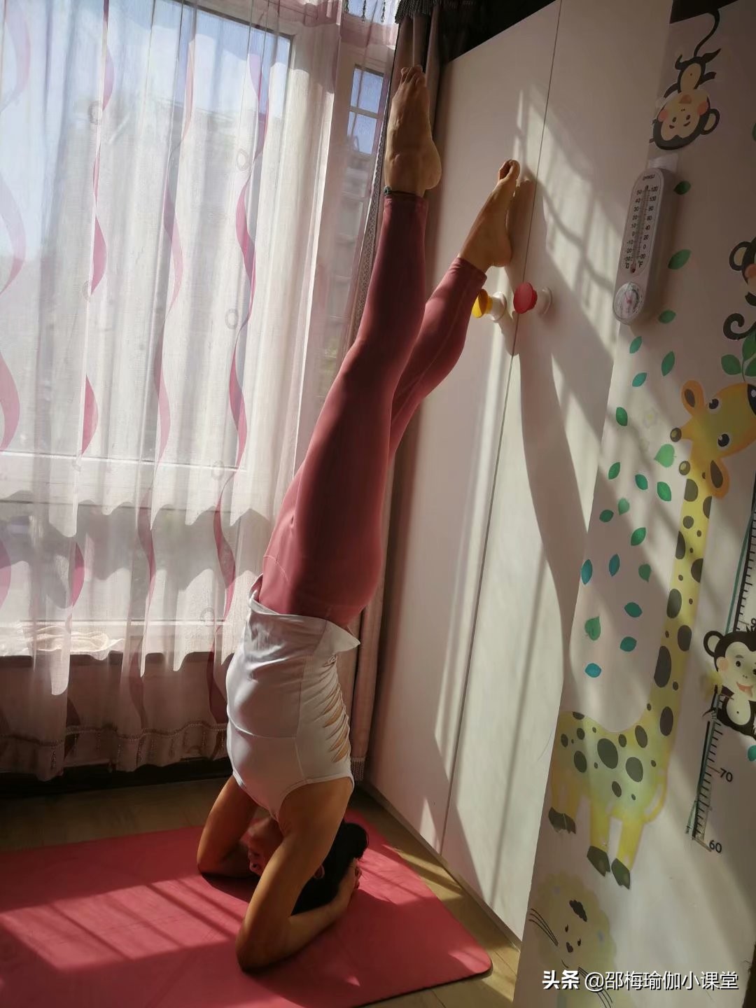 瑜伽头肘倒立技巧练习步骤,瑜伽头倒立注意事项