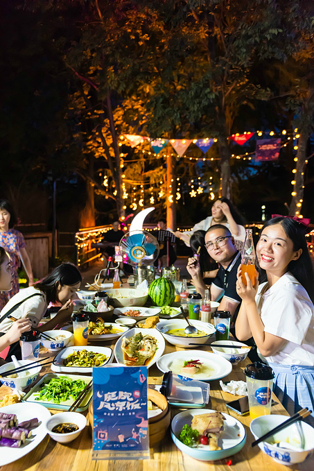 初夏品风凉饭，南北湖商玉客栈，推窗有山水
