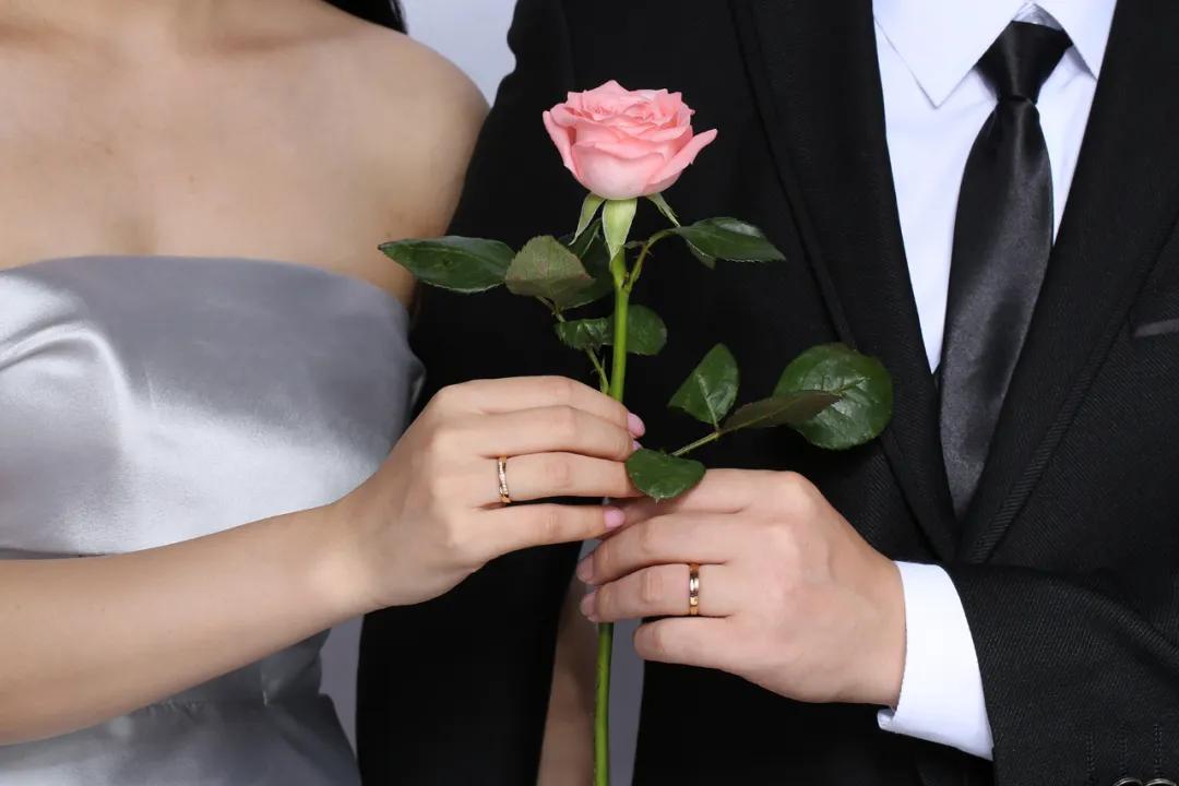 想买钻戒不知道尺寸,想买对戒但不知道尺寸