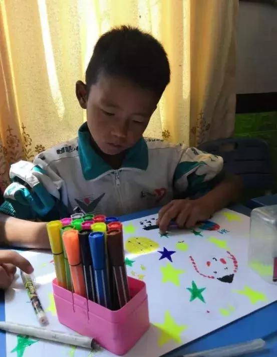 毛主席率红军长征翻过六盘山，习*平近**总书记叮嘱让这里的群众尽早脱贫