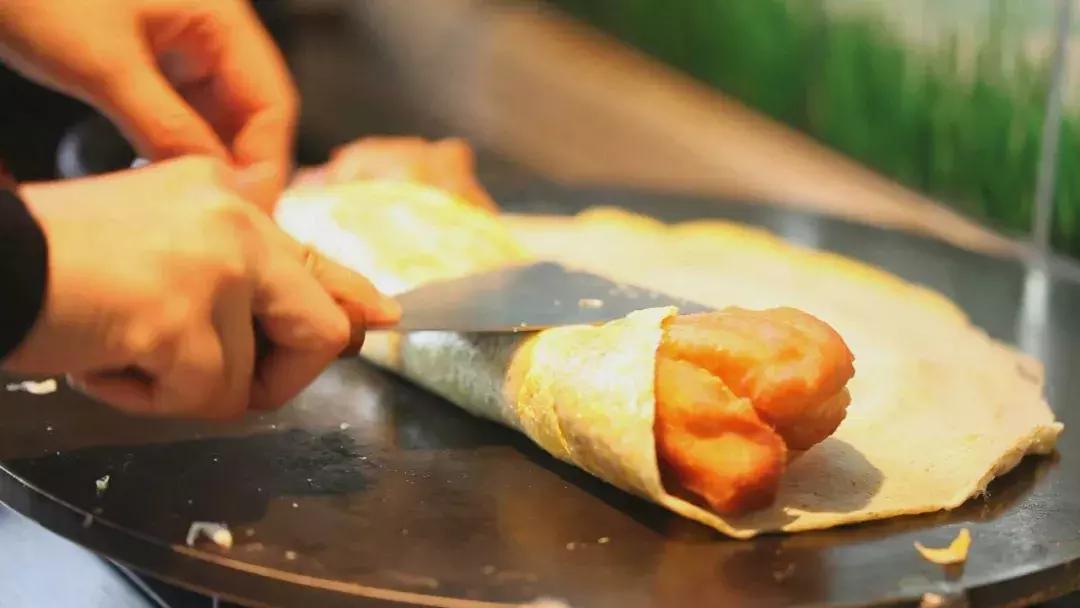 天津煎饼馃子标准做法,吃遍天津煎饼馃子30强