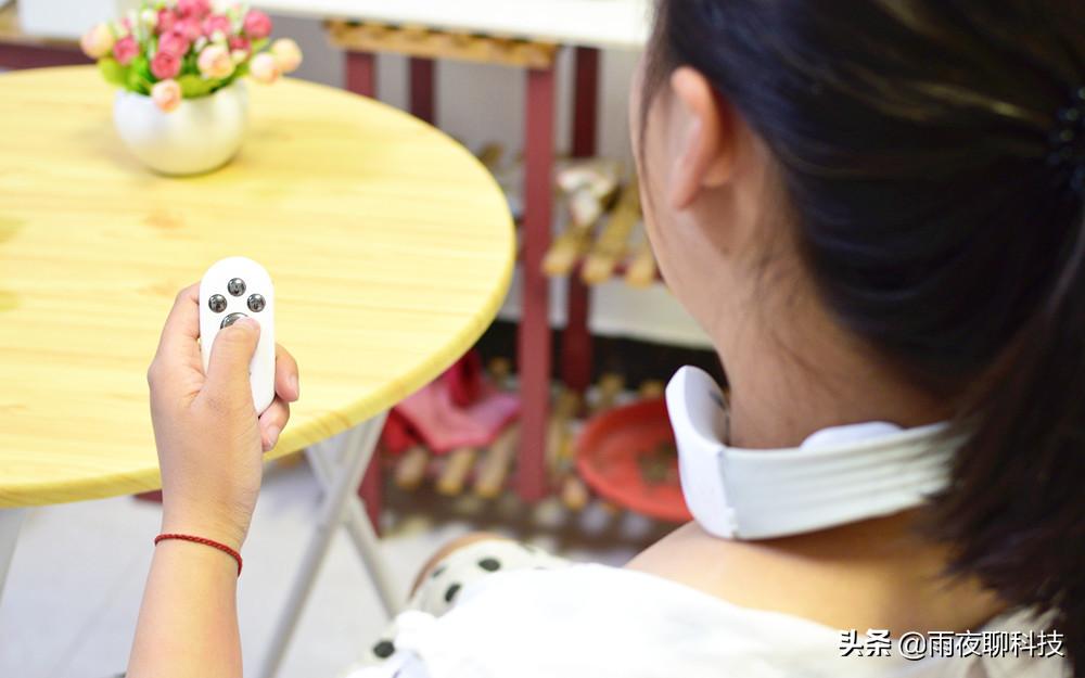 这个喵星颈椎按摩器，铲屎官爱了！真的好舒服