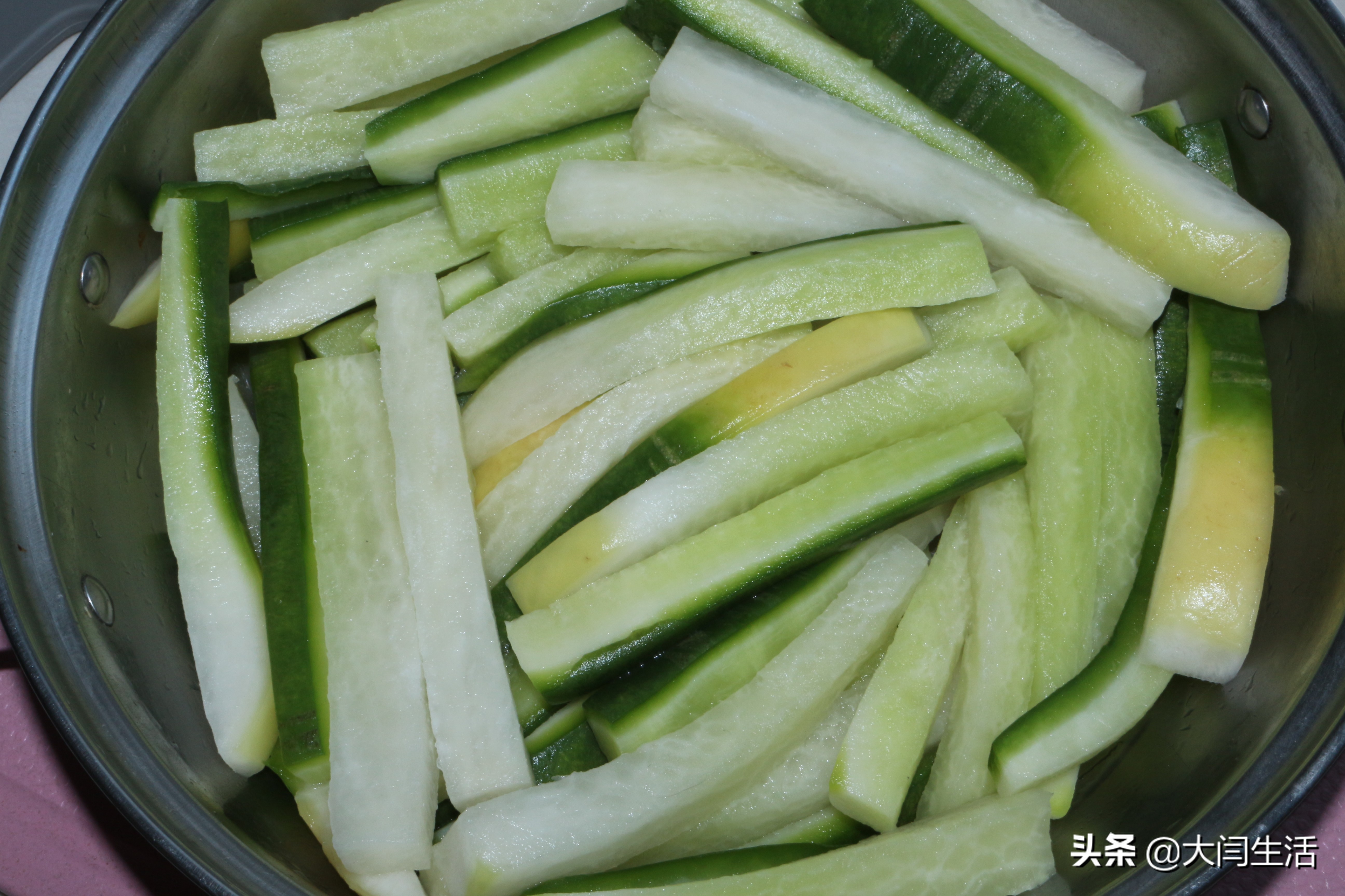 一家三口腌萝卜的做法甜酸脆,酸甜萝卜小菜的腌制方法