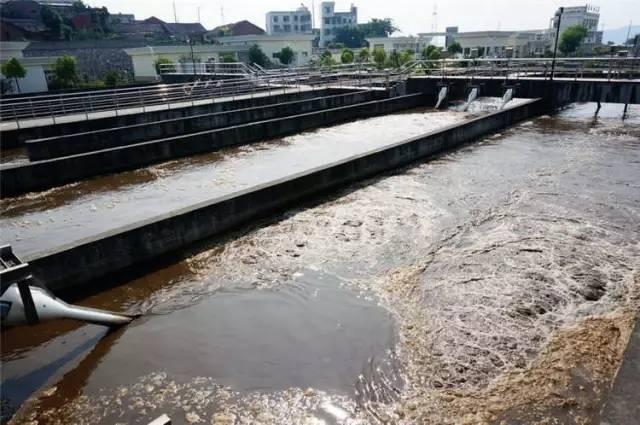 油烟机长期不清洗有哪些危害,油烟机的陈年油垢怎样轻松除掉
