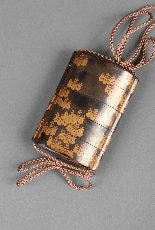 YSL的灵感缪斯居然是这件来自日本的炫富神器?