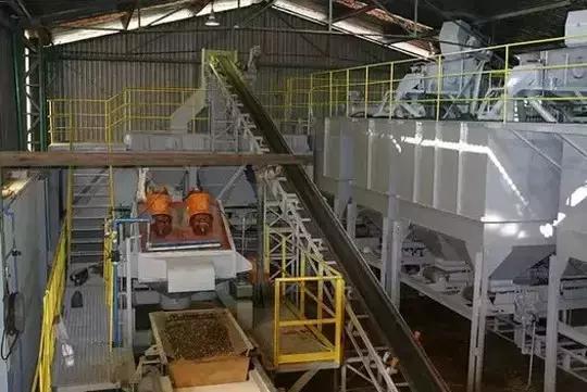 巴西奶奶绿这么贵是有道理的，开采太难了！都是高科技