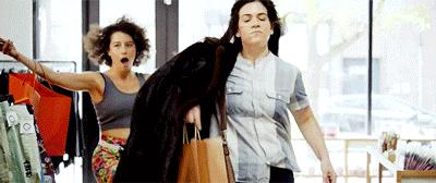 我抓住了一位资深柜员,道出了如何让你掏钱买包的秘密