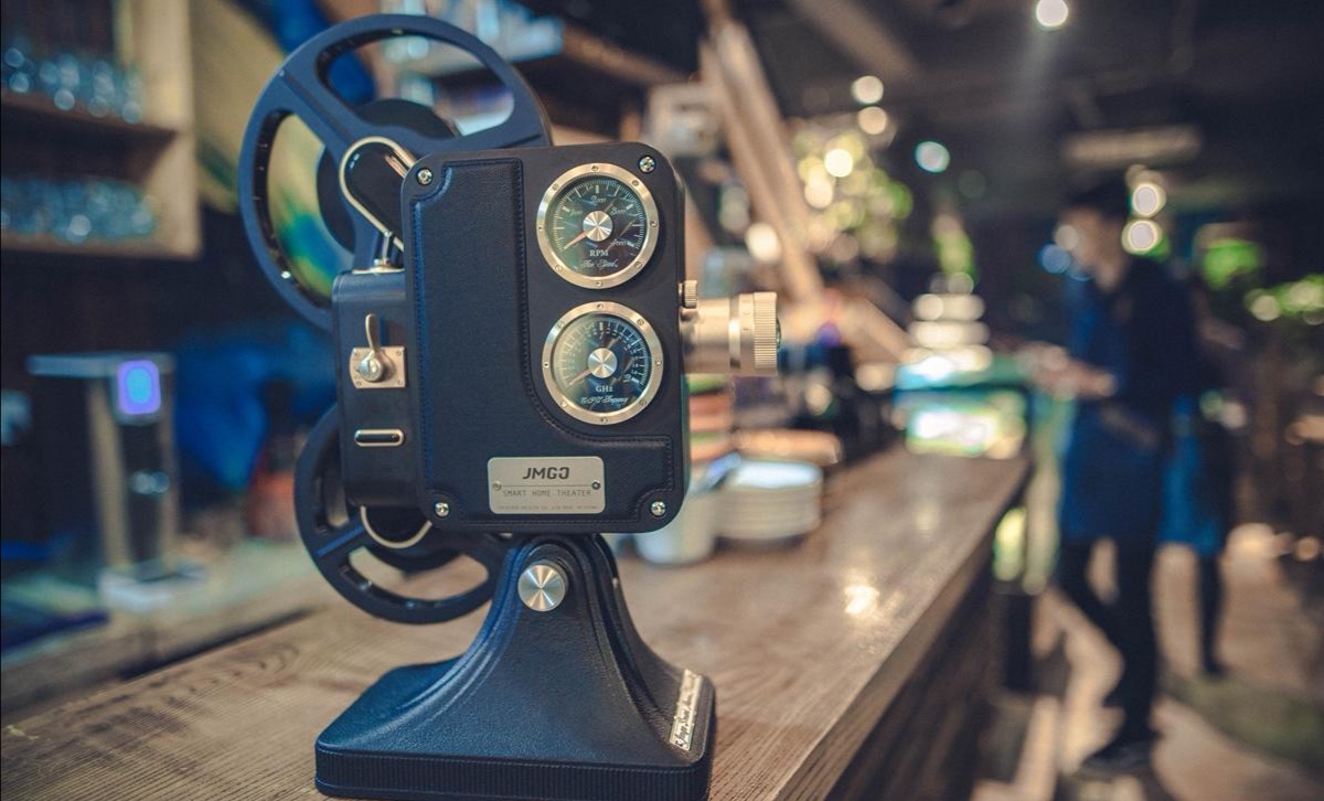 瞬间提升客厅格调，电影1895电影机体验