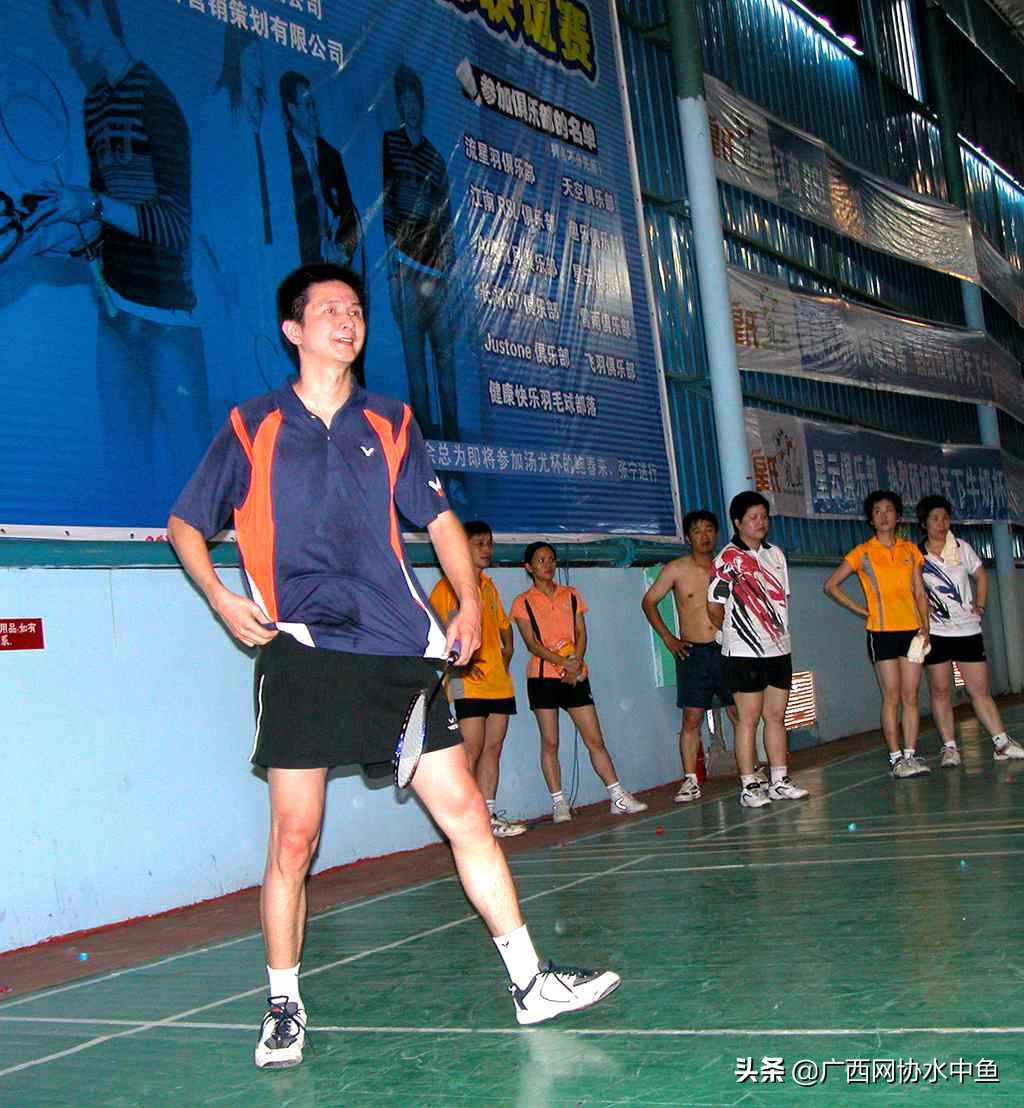 中国羽毛球队第11次举起苏迪曼杯,我和羽毛球比赛的故事