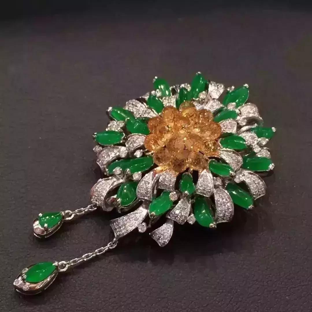 6类人群、30种翡翠。翡翠可不能随便送人，现在看还不晚！