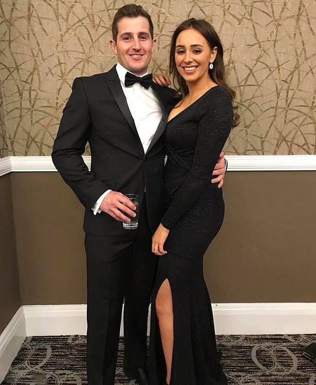 英国新娘婚宴遭伴郎暴打,英国新娘婚礼遭伴郎暴打