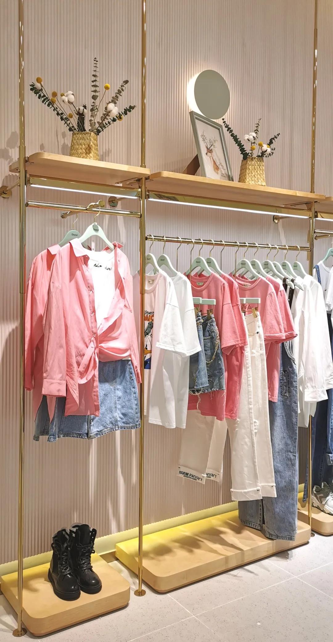 朵以时尚女装直播,朵以女装春装直播