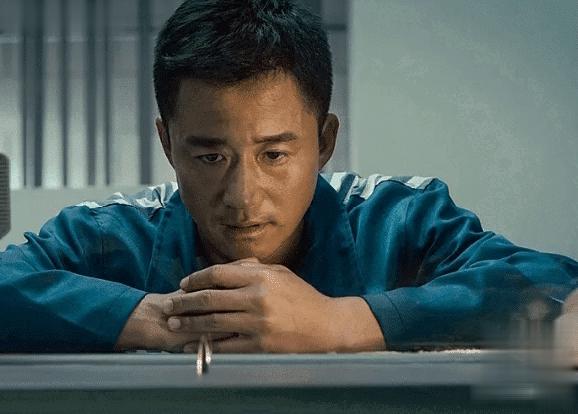 战狼2中发生叛乱,战狼2炸客车