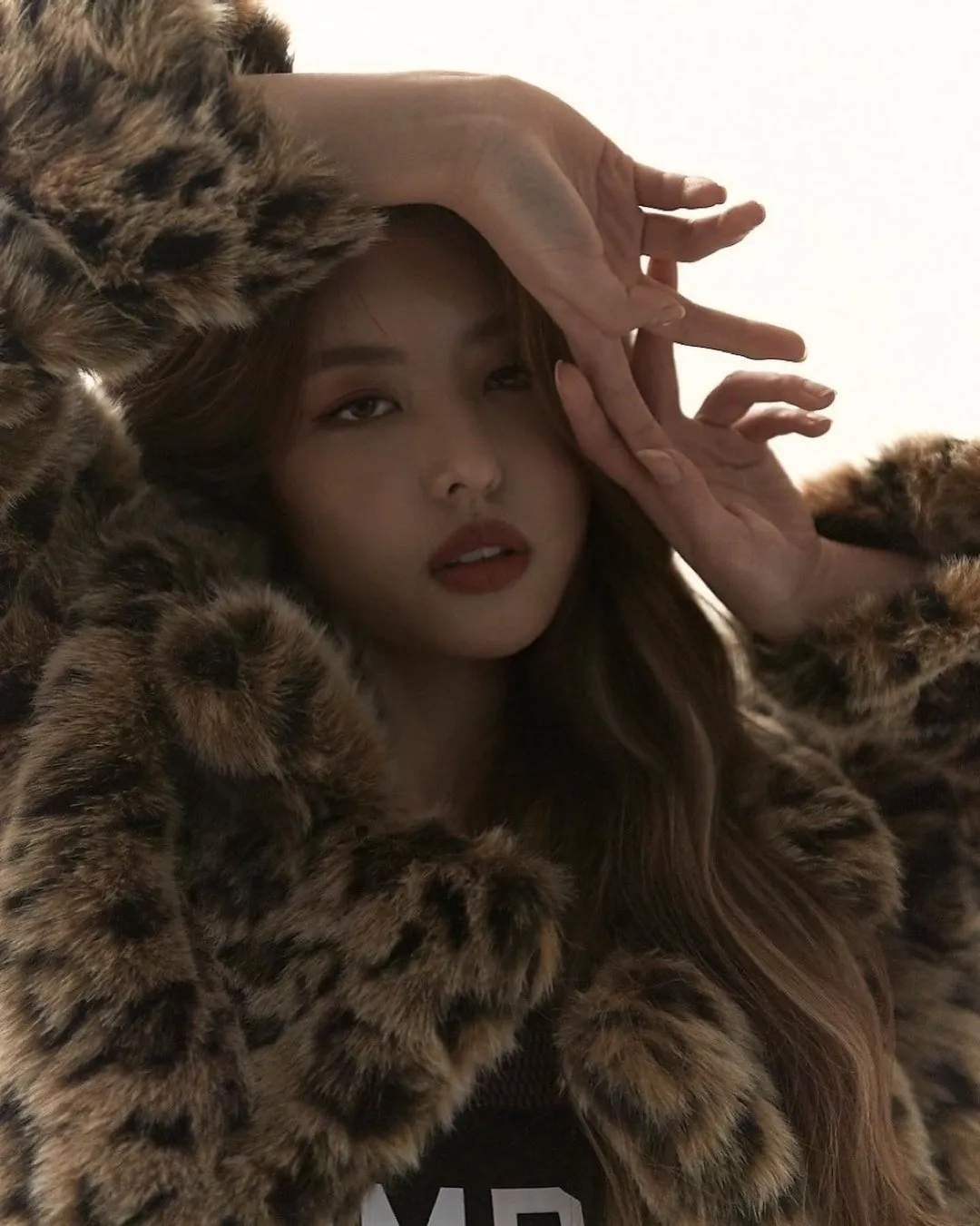 韩国女神级模特兼赛车手，获称“性感十足的小野猫”！她还是一位利物浦死忠，网友：孙兴慜该失望了