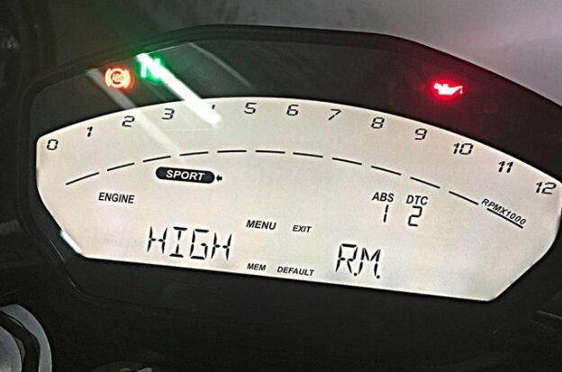 杜卡迪monster821外观改装,杜卡迪monster821行驶表现