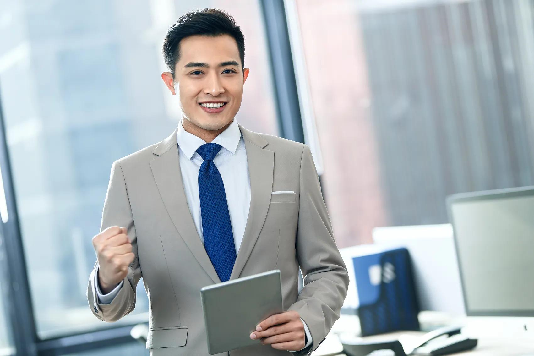 领导说你表现不错，是什么意思，有无深意？自己怎么回应最好呢