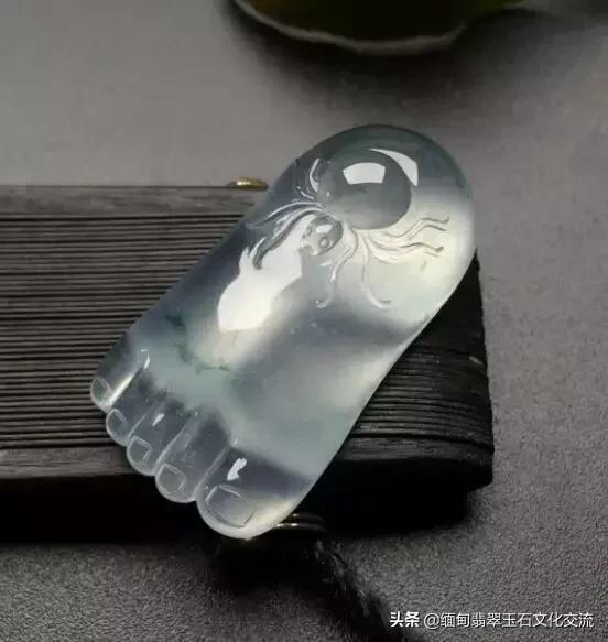 翡翠雕刻房子造型寓意,翡翠雕刻蚂蚁和虫子寓意