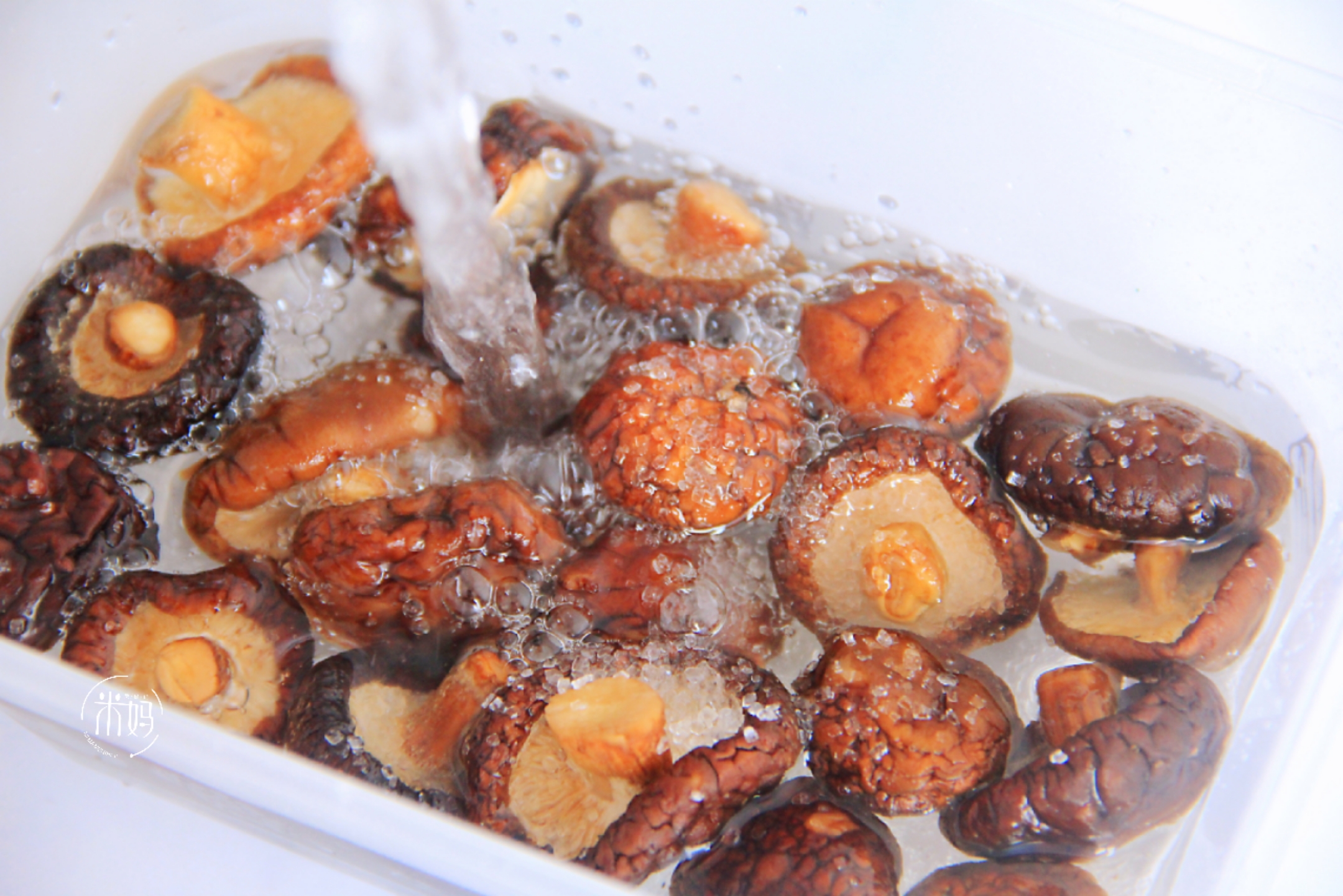 泡过水的干香菇怎么处理,泡发干香菇有苦味