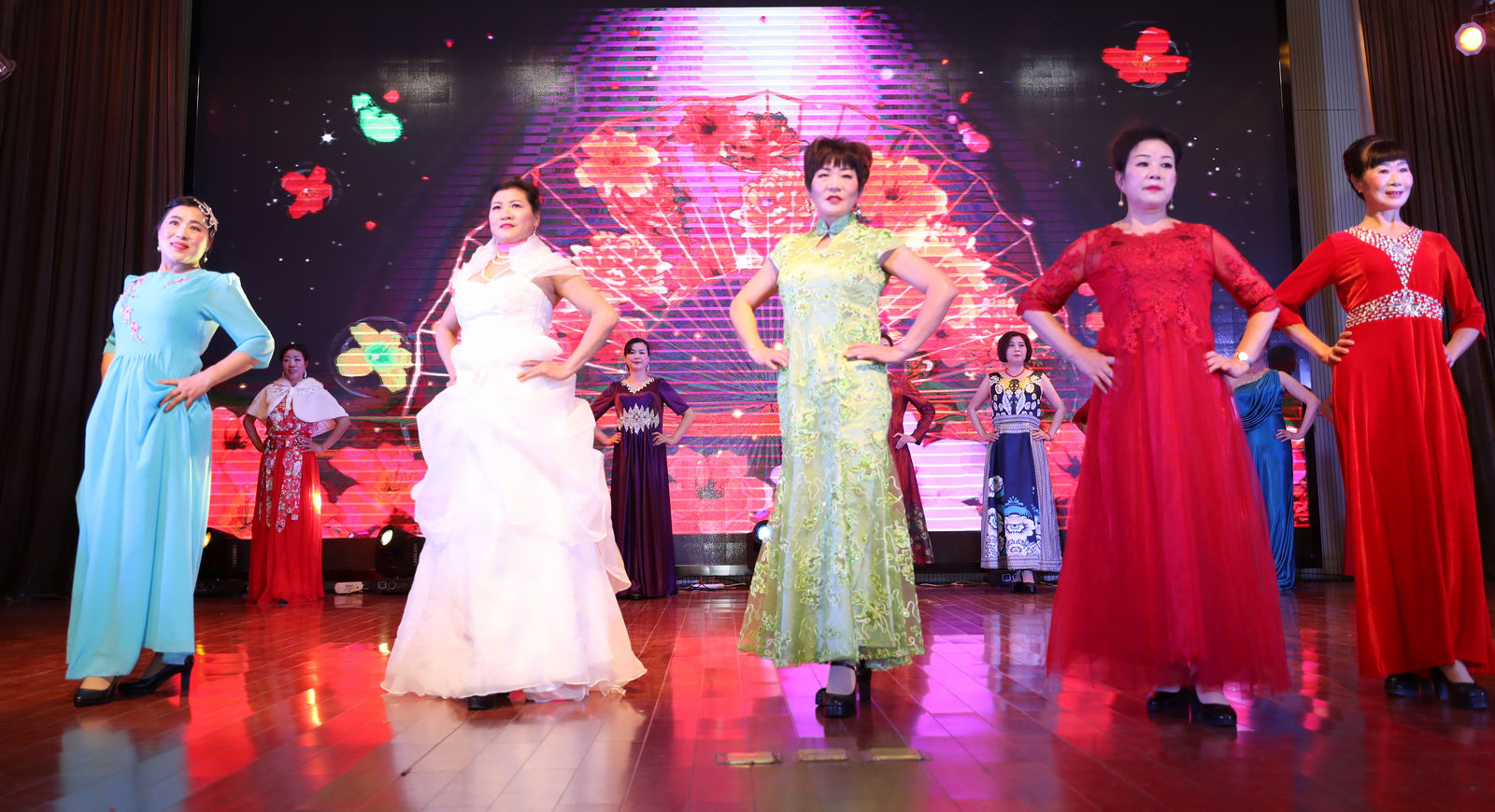 襄阳迎春晚会直播,襄阳市迎春联欢晚会精彩上演