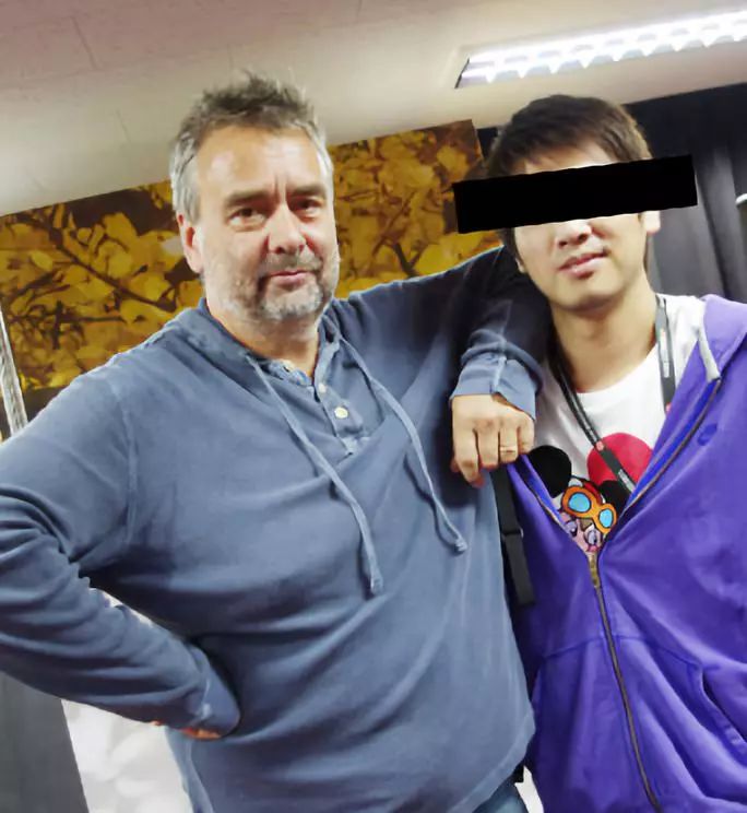 “我,4000万院线电影总导演,入围戛纳,如今在卖火锅底料!”