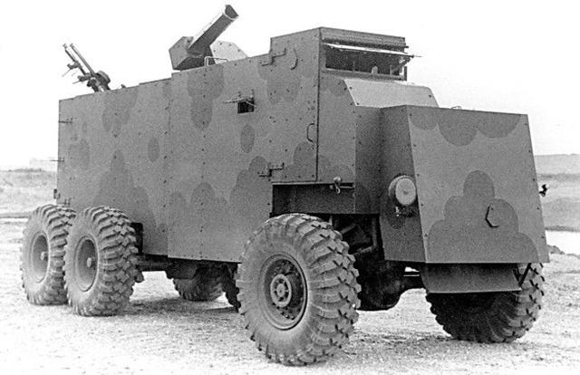 火烤绿魔伞兵!皇家陆军“蛇怪”喷火卡车,200米火舌吞噬万物