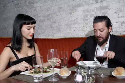 欧洲住酒店和国内有啥不同,住外国酒店注意事项