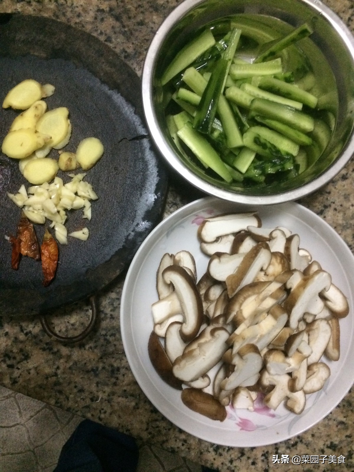 介绍一个黄瓜的凉拌做法,我家经常吃的菜