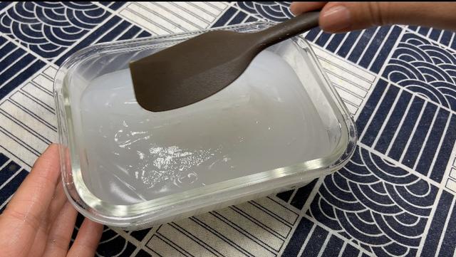 1碗面米粉5碗清水教你在家做凉粉,一碗面粉一碗水自制凉粉