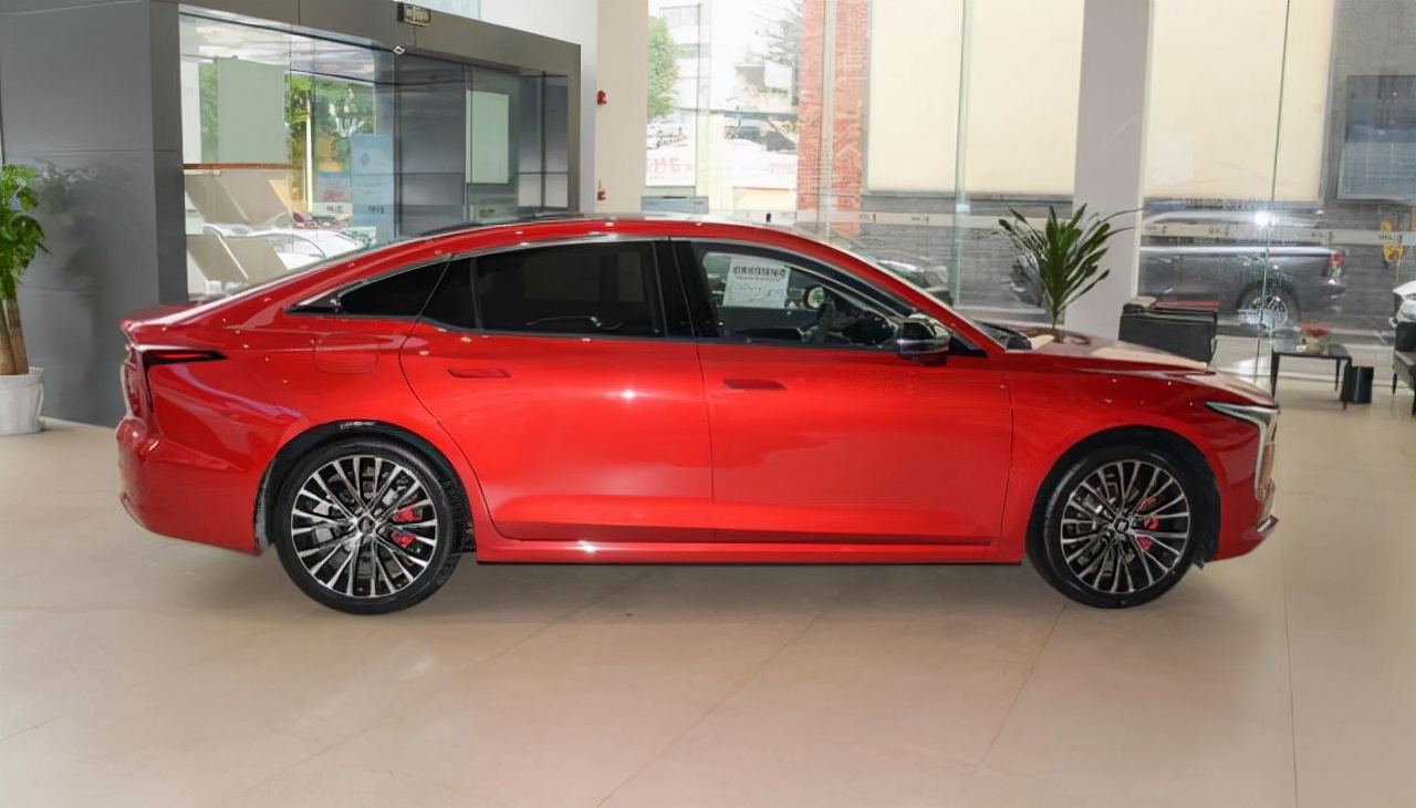 又一国产黑马亮相操控堪比途观,奔腾b70这款车怎么样值得购买吗