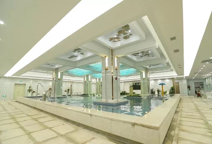 弓长岭滑雪场有小孩玩的吗,乌鲁木齐适合小孩玩的滑雪场