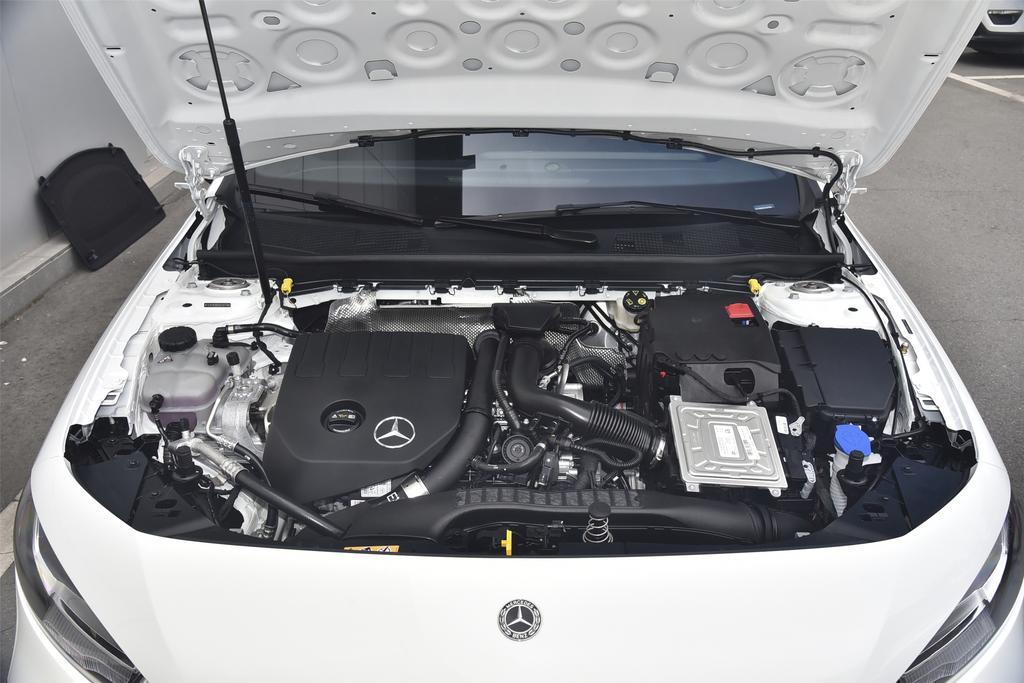 最新奔驰a180两厢落地价,最新2023款奔驰a180l落地价