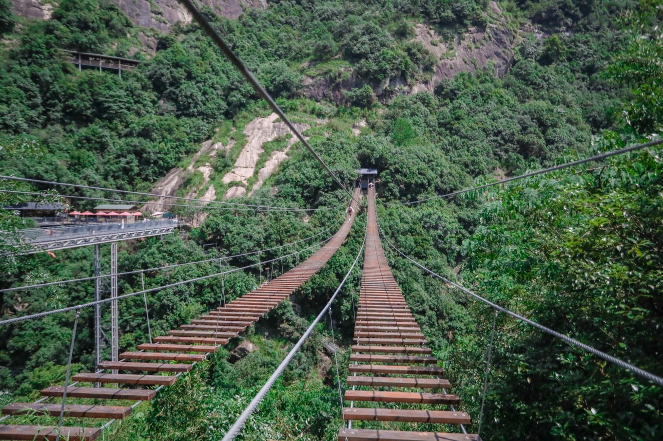 桐庐山湾湾漂流门票多少,桐庐山湾湾漂流景区在什么地方