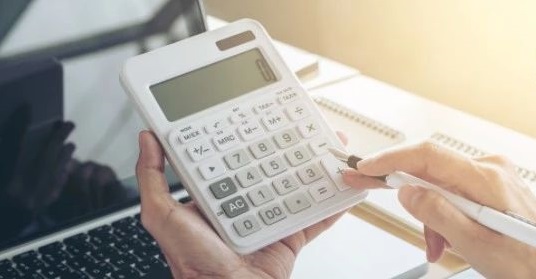 22岁小伙豪赌4800万打赏女主播,男子豪掷16万打赏女主播